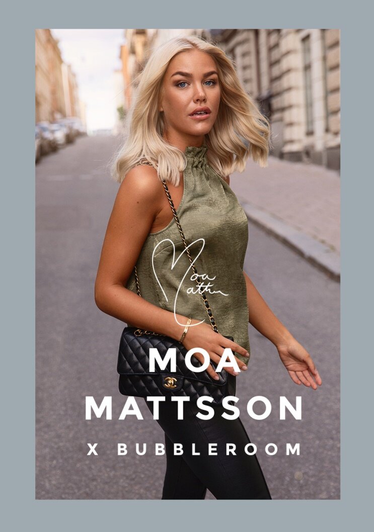 Sammen med Moa Mattsson har vi skabt den mest perfekte "dag til nat" kollektion. Klassisk tøj som feminine bluser, jumpsuits og strikkede sæt gør dig klar til at tage direkte fra kontoret til AW.