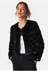 diva-party-faux-fur