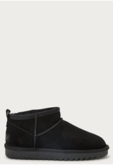 short-winter-boot-in-suede-black