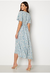therese-dress-blue-floral