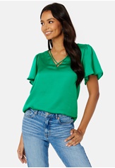jane-ss-v-neck-top-simply-green