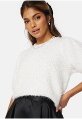 fee-ss-o-neck-knit-top