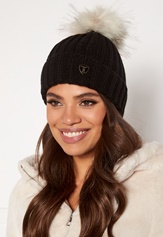 pom-pom-hat-black-arctic