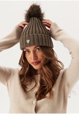 pom-pom-hat-falcon-greyish