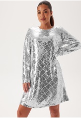 yaschekka-ls-dress-silver-w-sequins