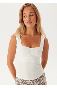 BUBBLEROOM Sweetheart Neckline Tank Top