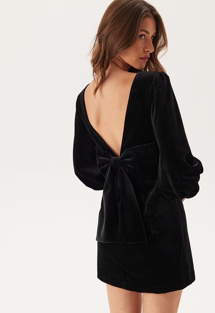 FOREVER NEW Josilyn Velvet Bow Back Mini