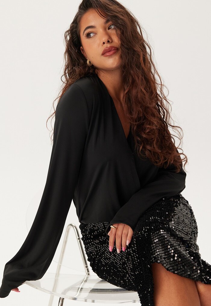 Happy Holly Sequin Trumpet Sleeve Midi Dress