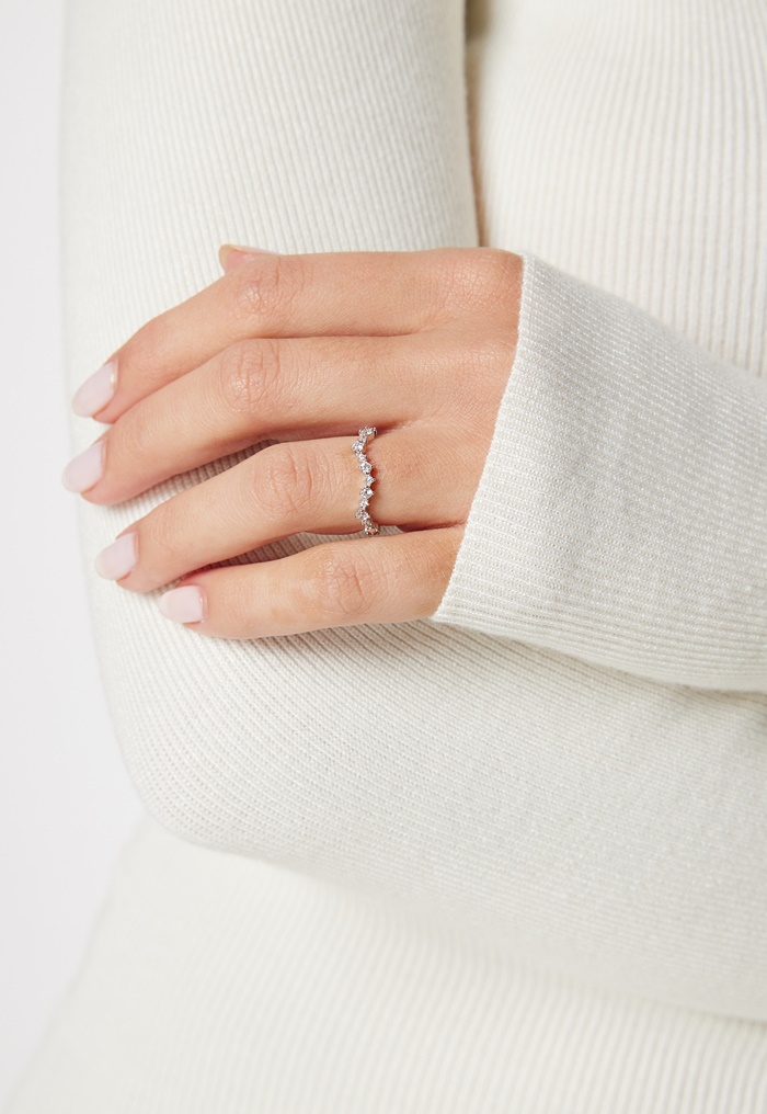 LILY AND ROSE Petite Capella Ring