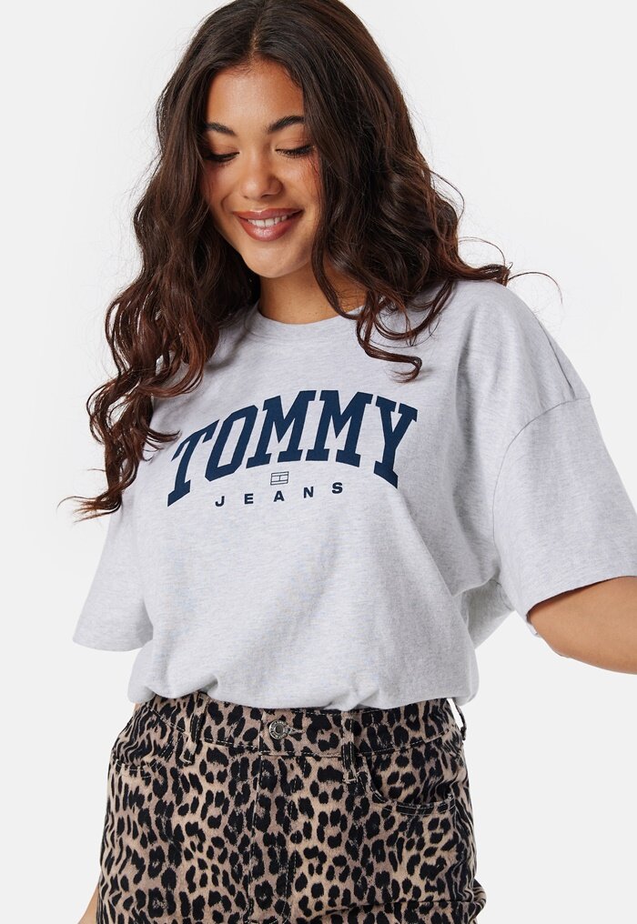 TOMMY JEANS Tjw Ovs Varsity 1 Tee 