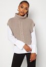 Nanja knitted vest